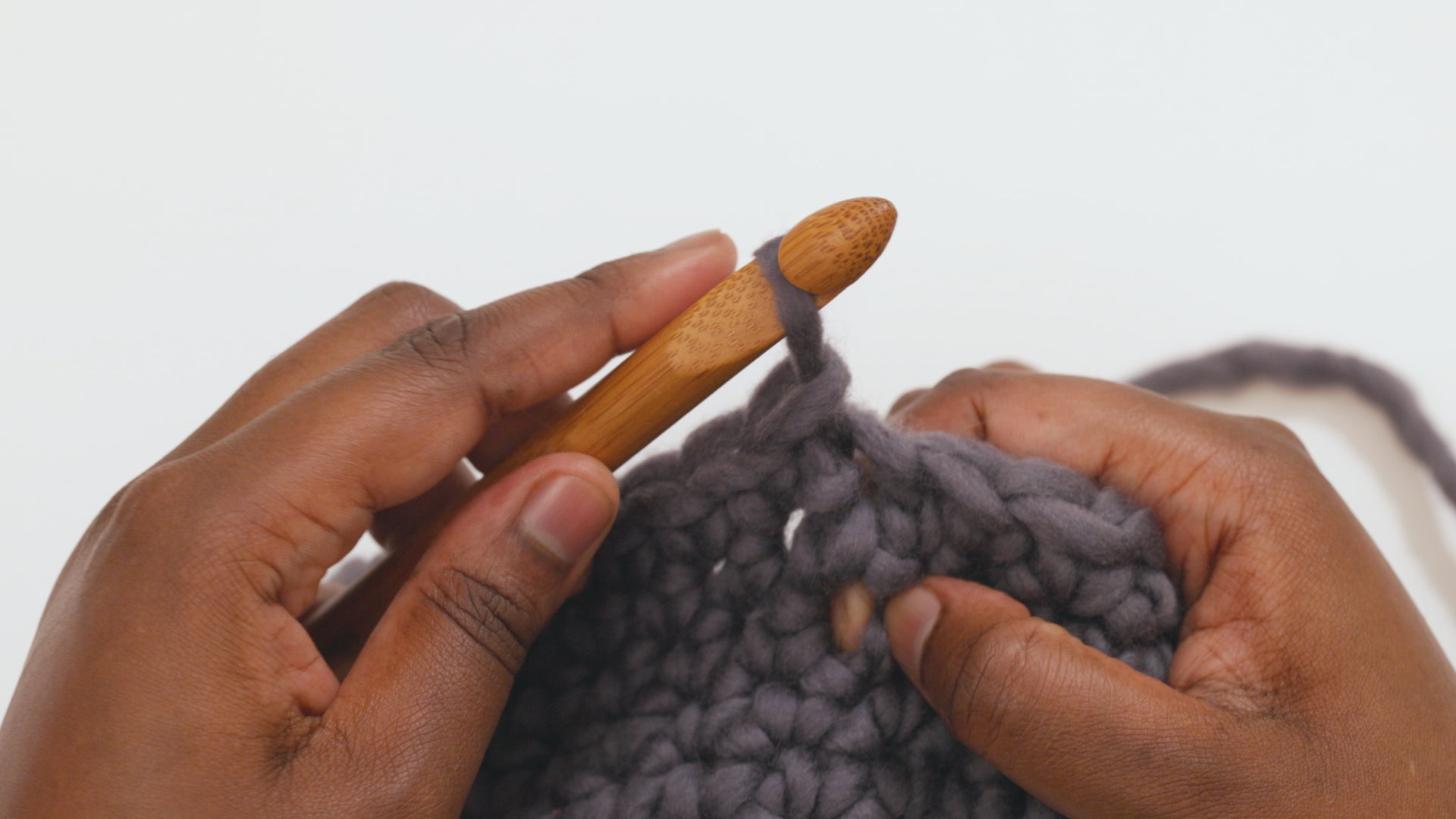 Closing A Round: Slip Stitch - Left Handed
