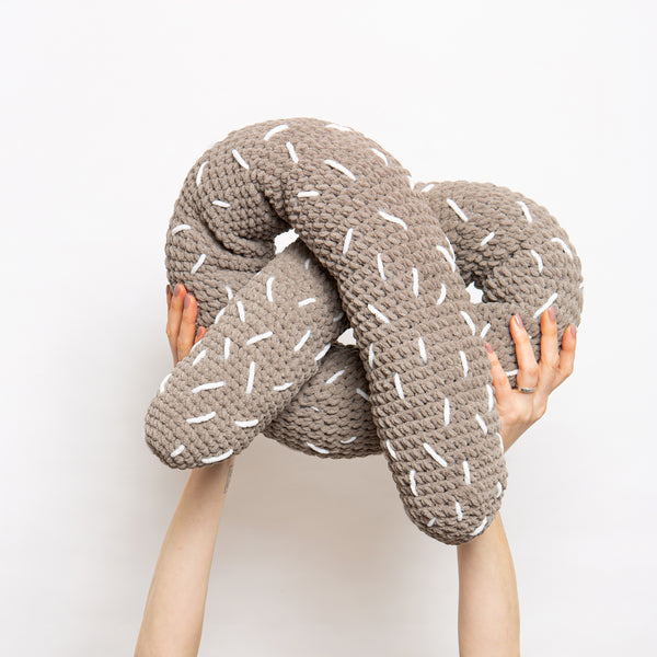 KT429-Giant-Pretzel-cushion-