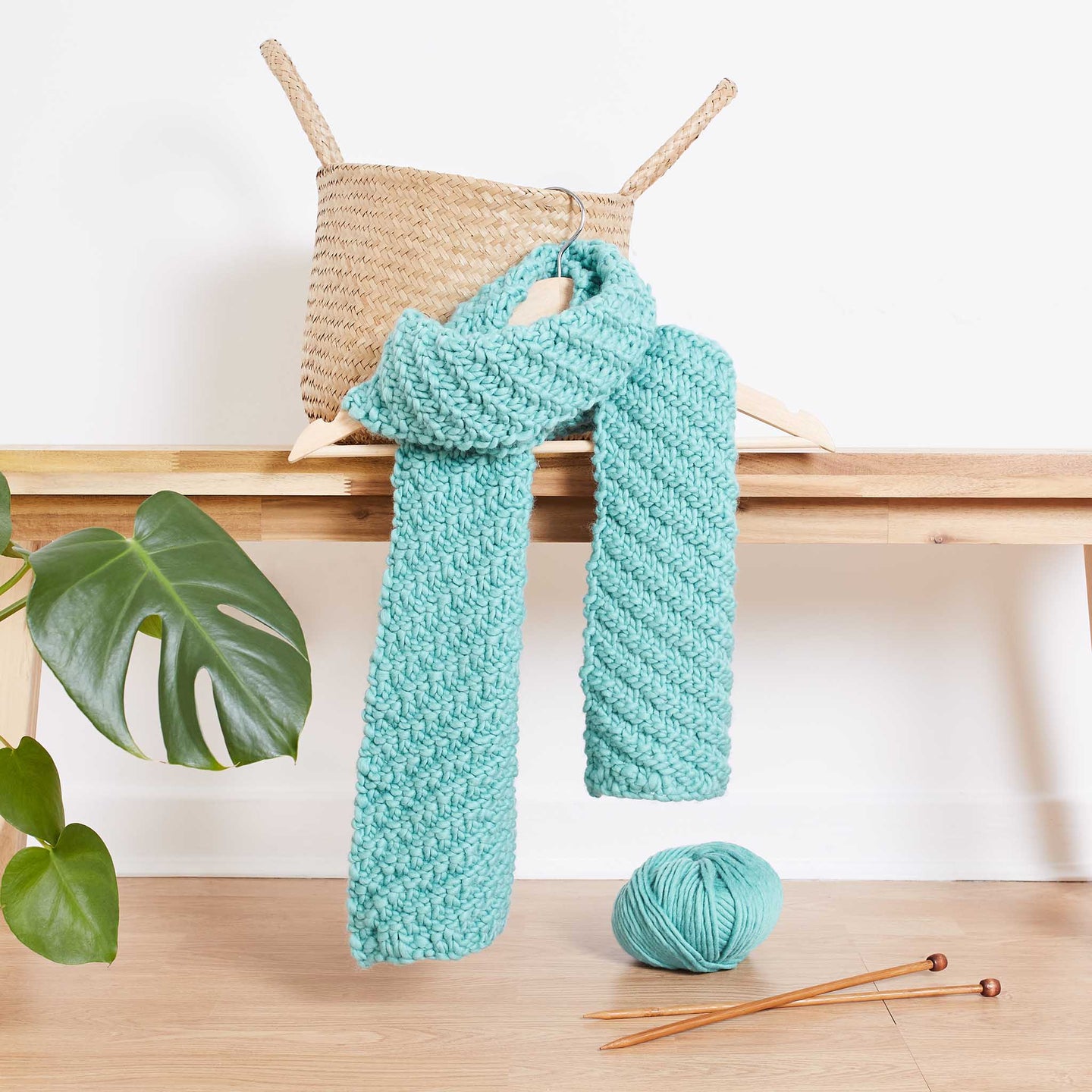 Luca Swirl Scarf Knitting Kit