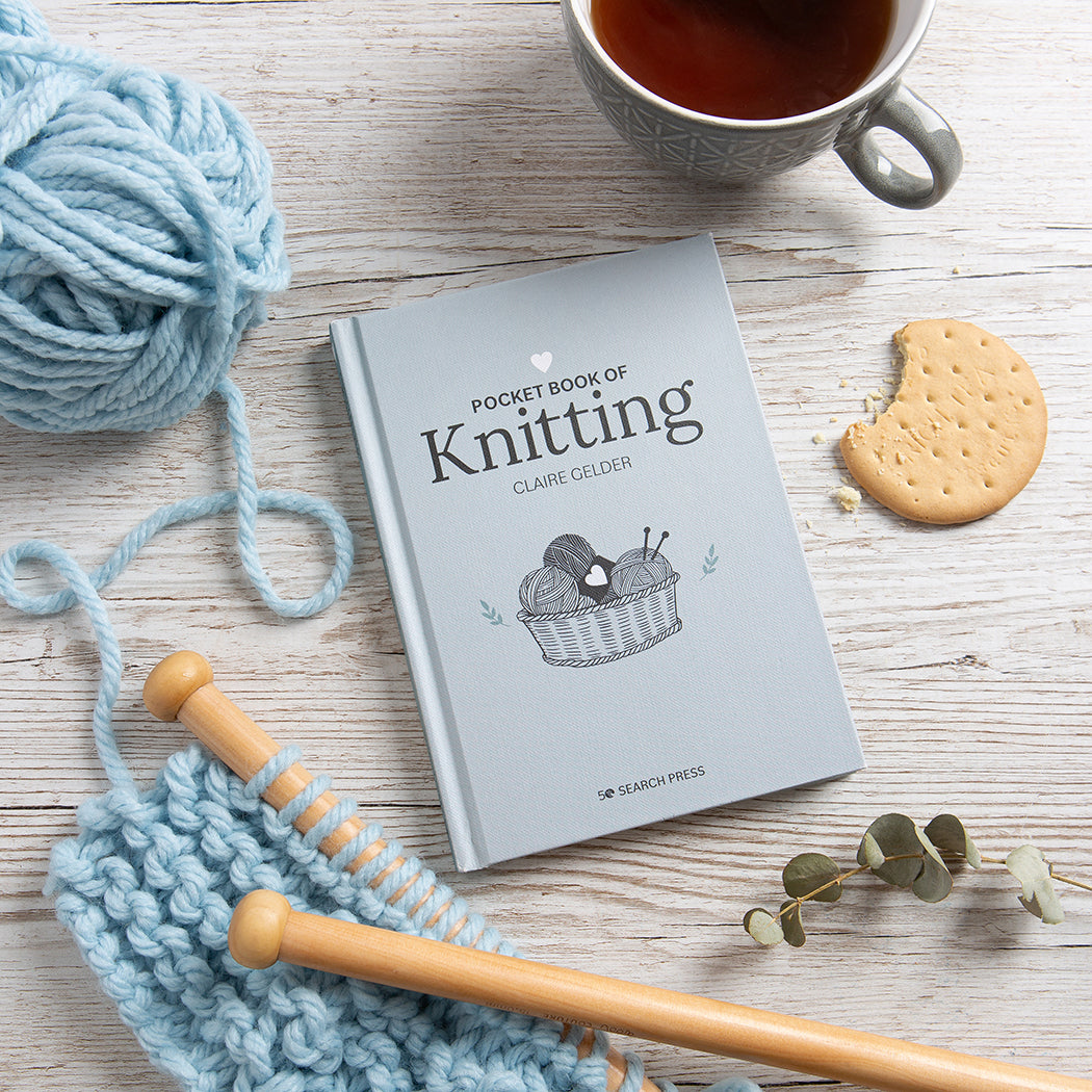 Pocket Book of Knitting - By Claire Gelder