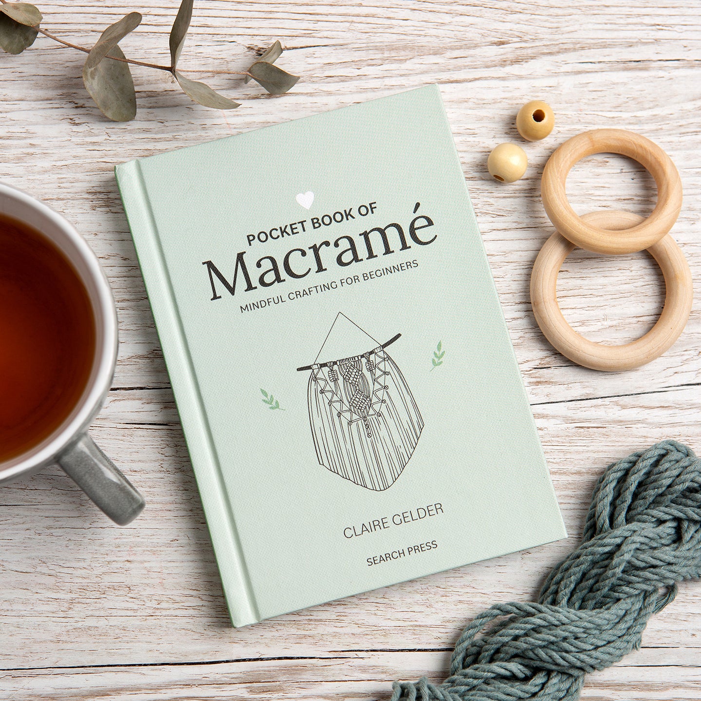 Pocket Book of Macramé By Claire Gelder