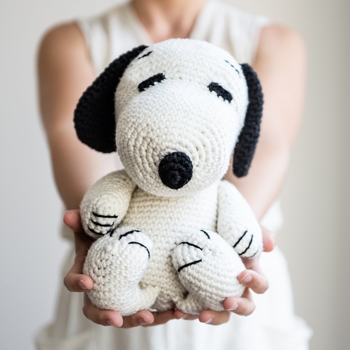 Peanuts: Snoopy Amigurumi Crochet Kit