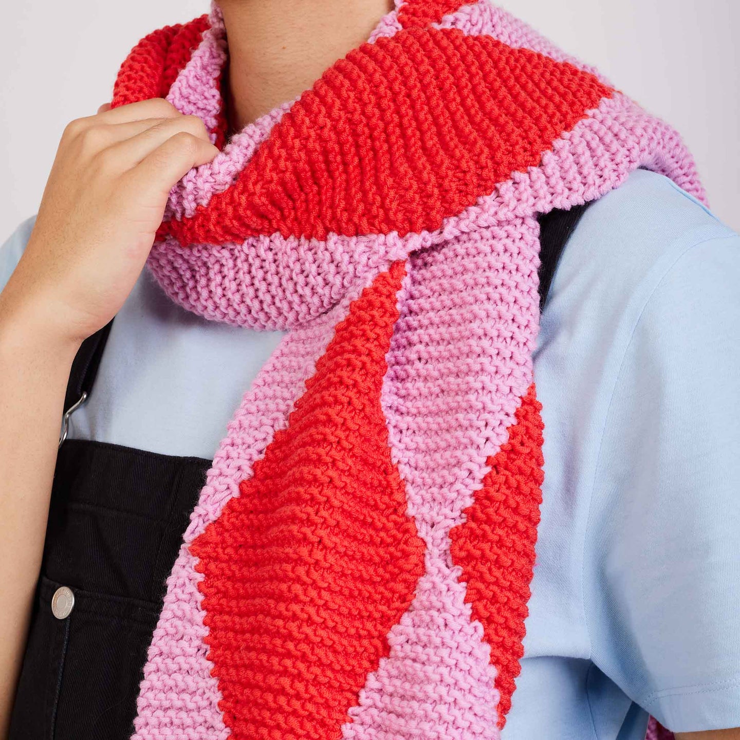 Calan Diamond Scarf Knitting Kit