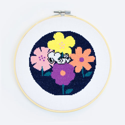 Peanuts: Snoopy Dreaming Cross Stitch Kit